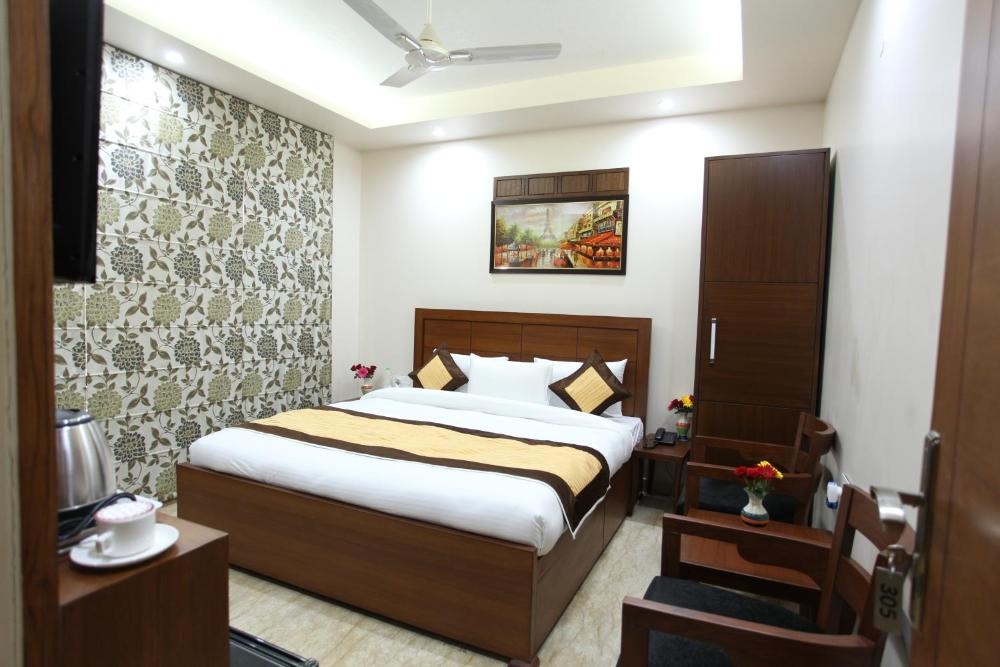 Hotel HC Grand near Indraprastha Apollo Hospital