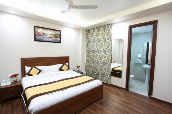 Hotel HC Grand near Indraprastha Apollo Hospital image 19