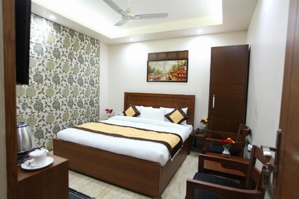 Hotel HC Grand near Indraprastha Apollo Hospital image 5