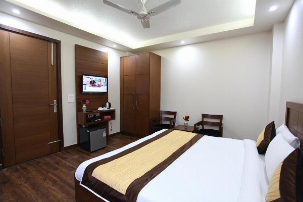 Hotel HC Grand near Indraprastha Apollo Hospital image 8